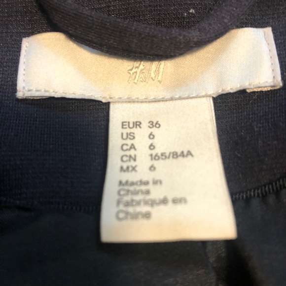 Structured Navy H&M Blazer - Picture 4 of 5